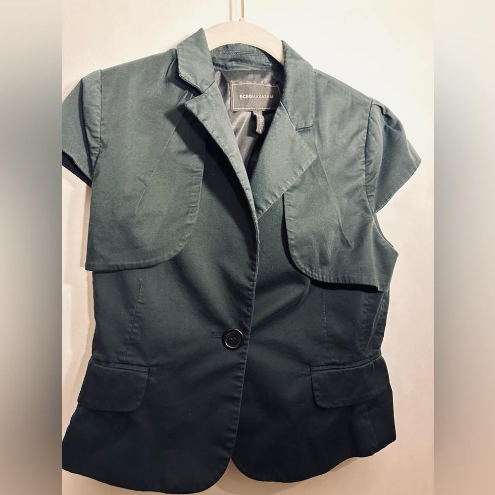 Vintage BCBG Maxazria size S cap sleeve blazer